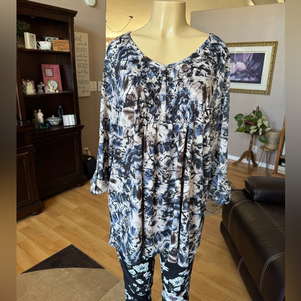 Roz & Ali blue, black & purple 3/4 sleeves Vneck knit tunic-size XXL